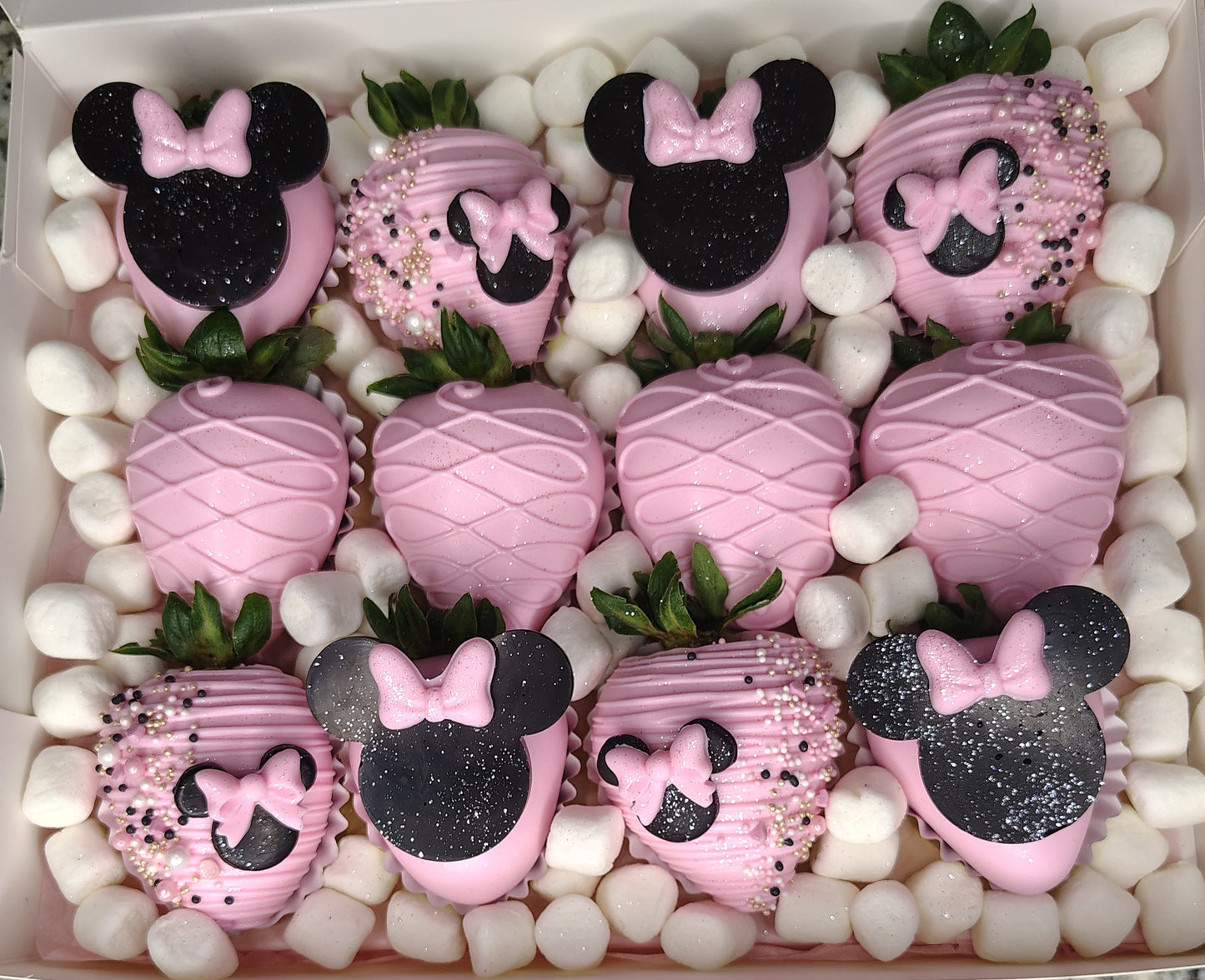 Minnie Mouse Chocolate Covered Strawberries Option 1